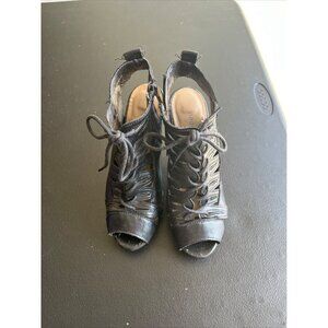 Madden Girl Platform Lace Up Heels Gladiator style Black Womans 6